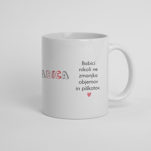 Skodelica Babici nikoli ne zmanjka objemov