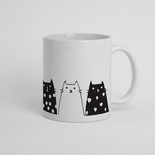 Skodelica Pet trikotnih mačk