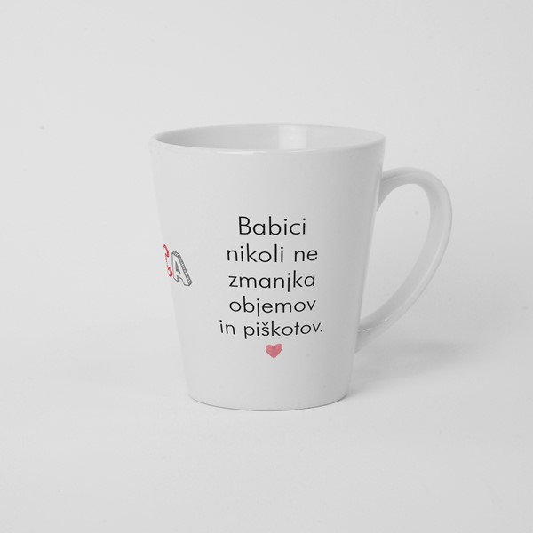Skodelica Babici nikoli ne zmanjka objemov
