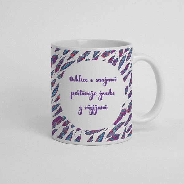 Skodelica Deklice s sanjami postanejo ženske z vizijami